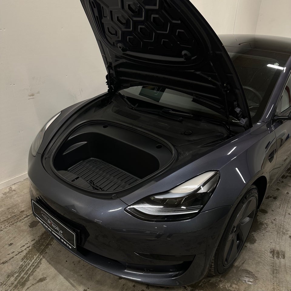 Tesla Model 3 RWD 4d