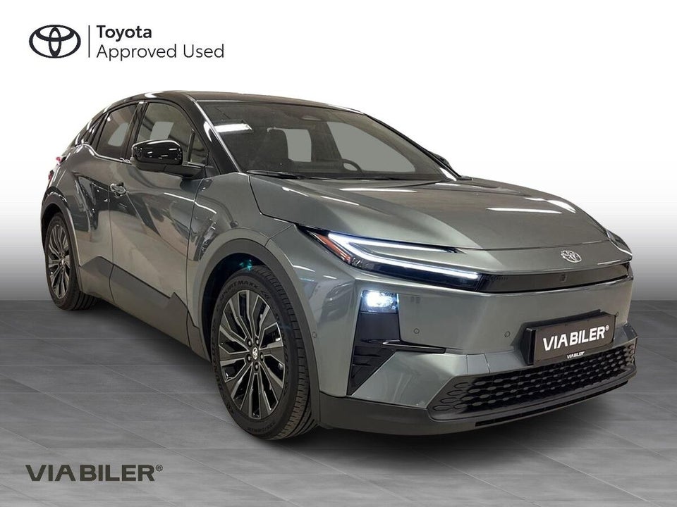 Toyota C-HR+ 77 Executive AWD 5d