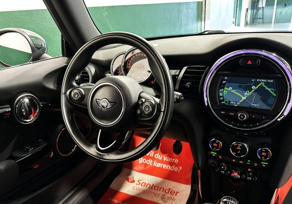 MINI Cooper 1,5 Connected Edition 3d