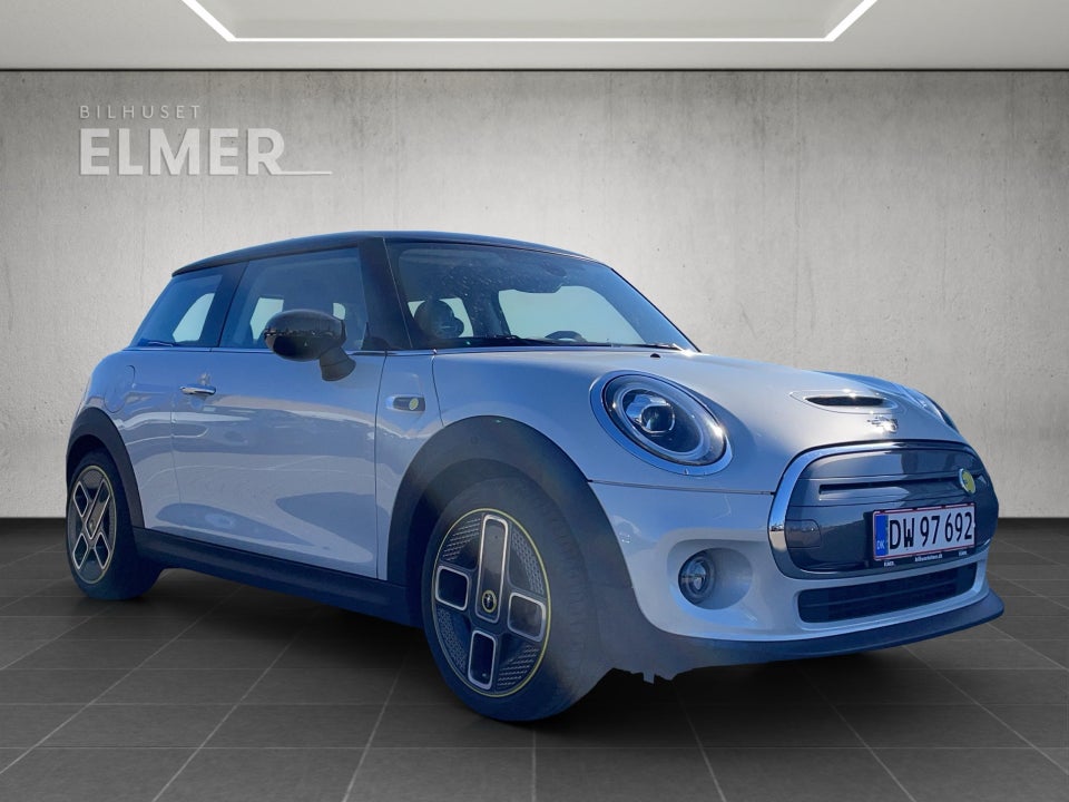 MINI Cooper SE Essential 3d