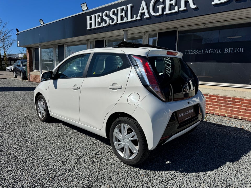 Toyota Aygo 1,0 VVT-i x-wave Sky 5d