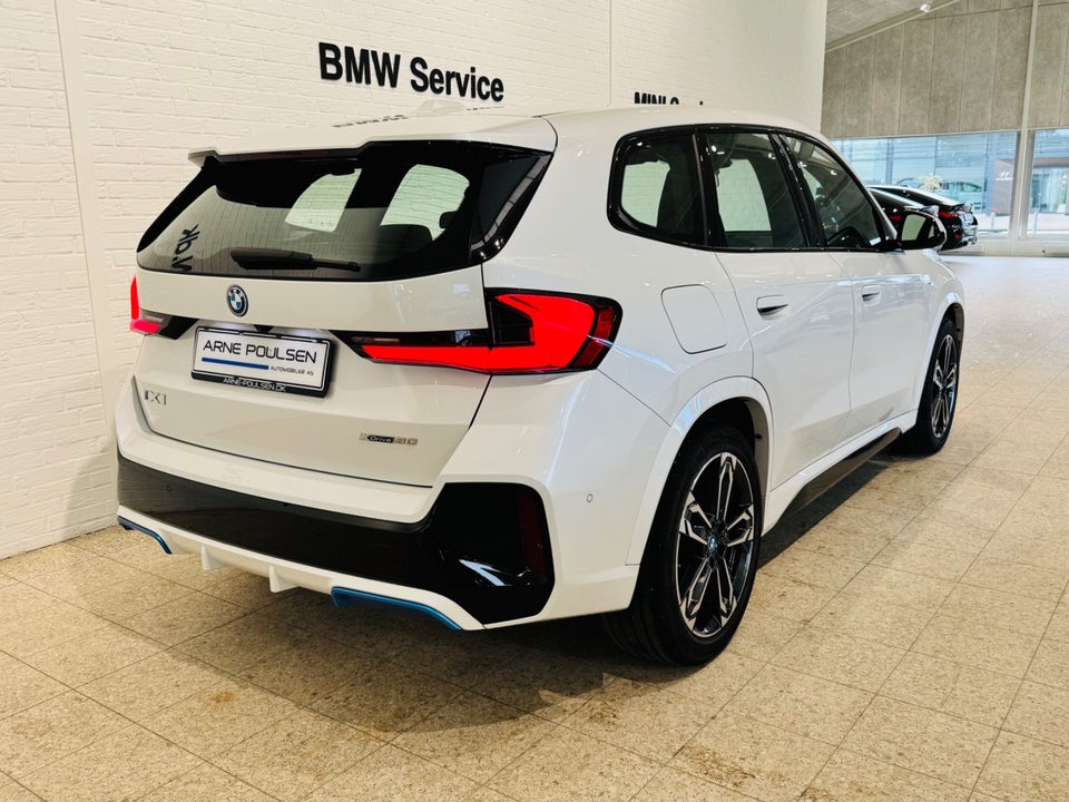BMW iX1 xDrive30 M-Sport 5d