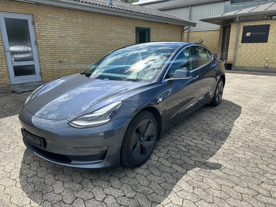 Tesla Model 3 Long Range AWD 4d