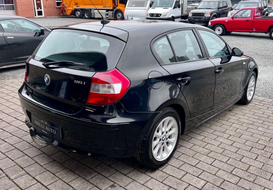 BMW 116i 1,6 Advantage 5d