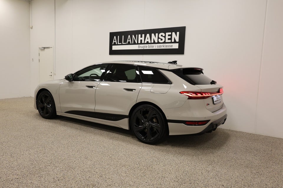 Audi S6 e-tron Avant quattro 5d