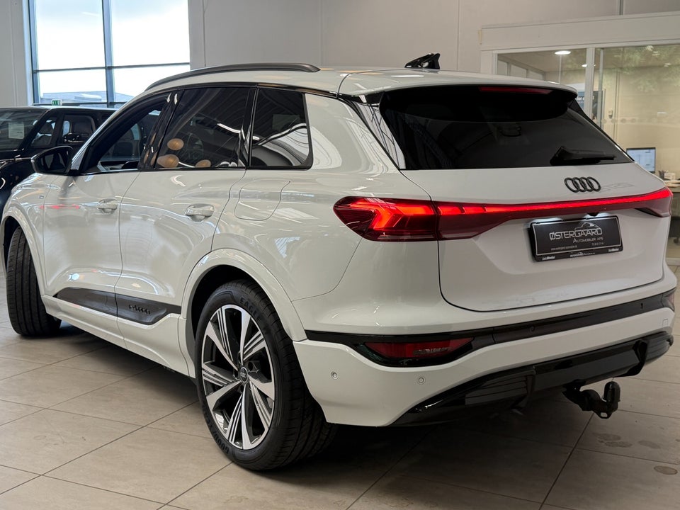 Audi Q6 e-tron S-line performance 5d