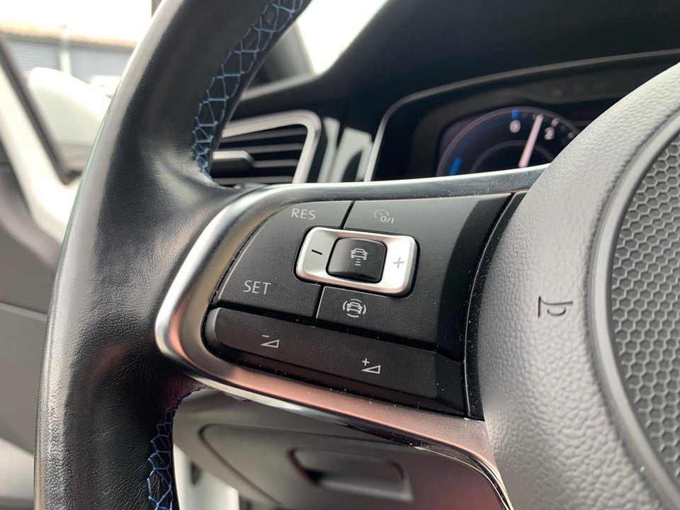 VW Golf VII 1,4 GTE DSG 5d