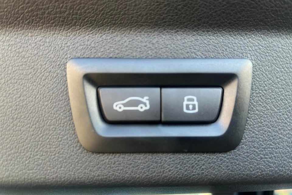 BMW iX2 xDrive30 M-Sport 5d