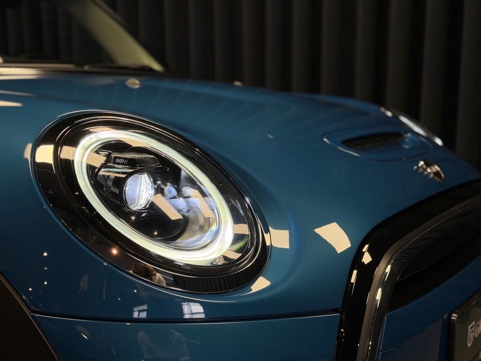 MINI Cooper SE Essential 3d