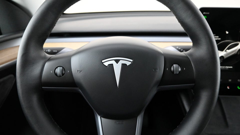 Tesla Model Y Long Range AWD 5d