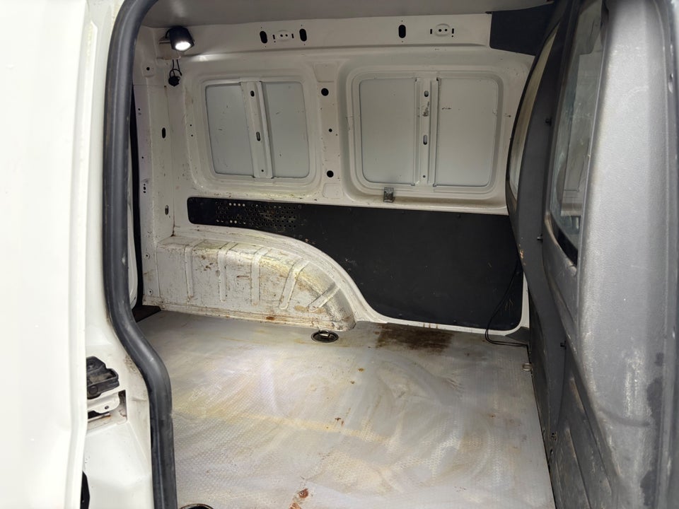 VW Caddy 1,6 TDi 75 BMT Van 5d