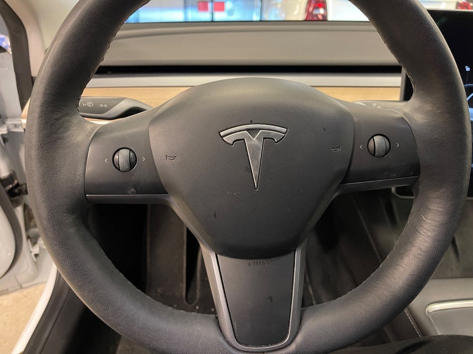 Tesla Model 3 RWD 4d