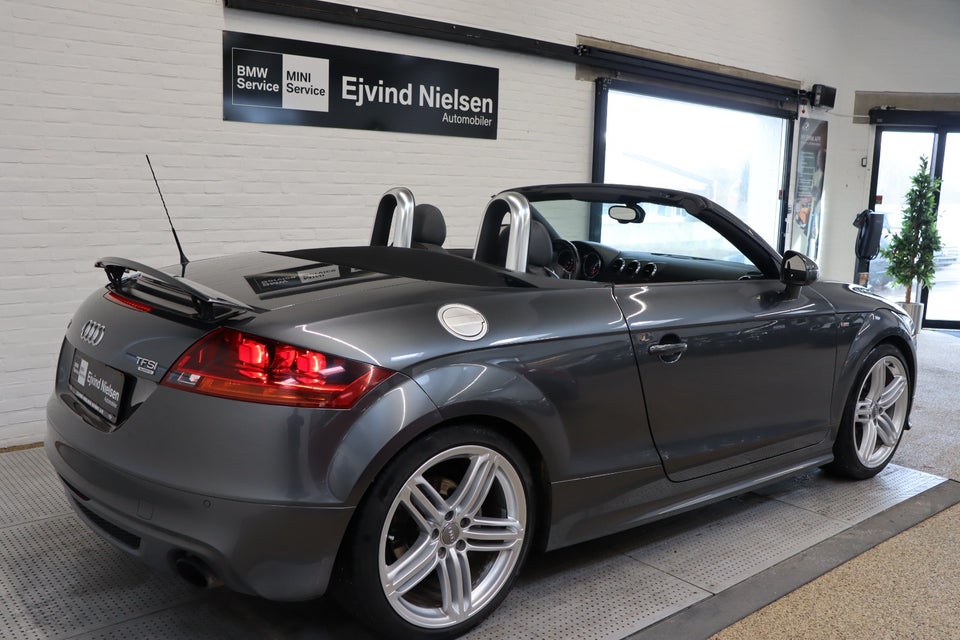 Audi TT 2,0 TFSi 211 Roadster quattro S-tr. 2d