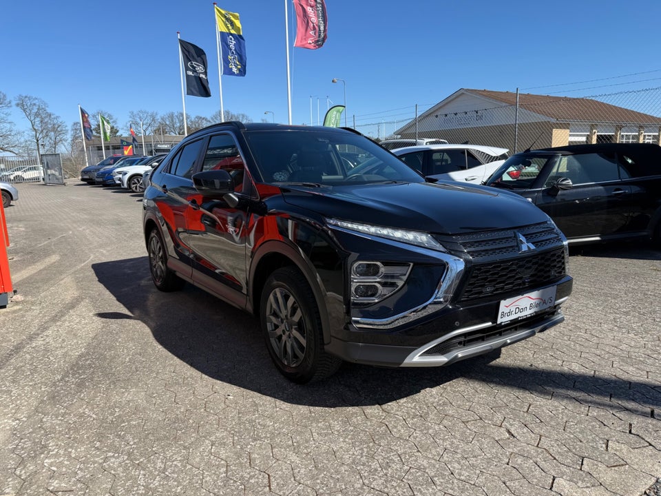 Mitsubishi Eclipse Cross 2,4 PHEV Intense CVT 4WD 5d