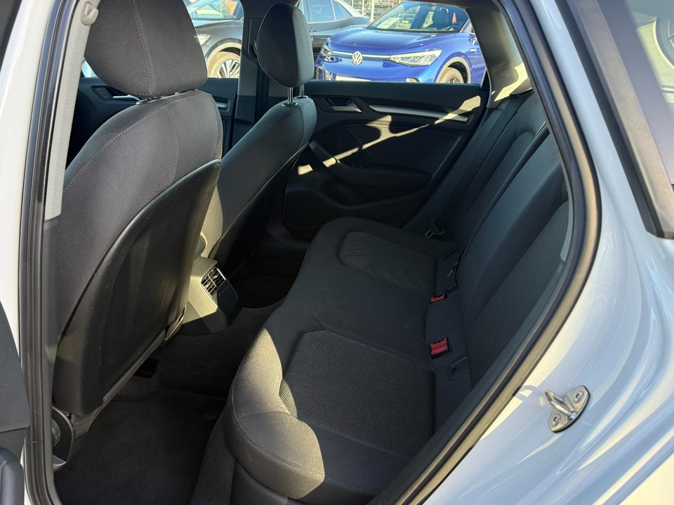 Audi A3 1,4 e-tron Sportback S-tr. 5d