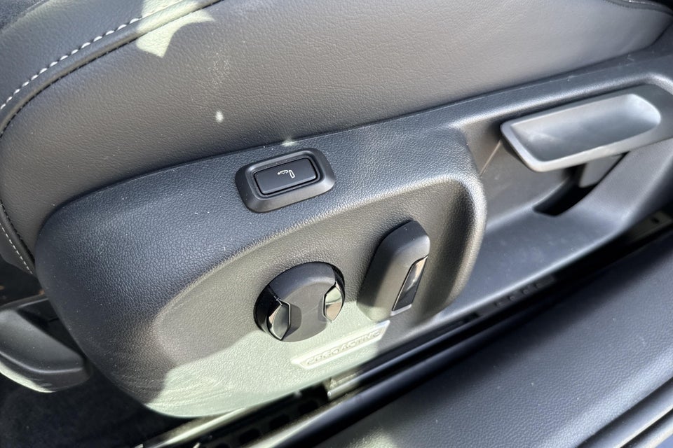 VW Passat 1,5 eHybrid Elegance Variant DSG 5d