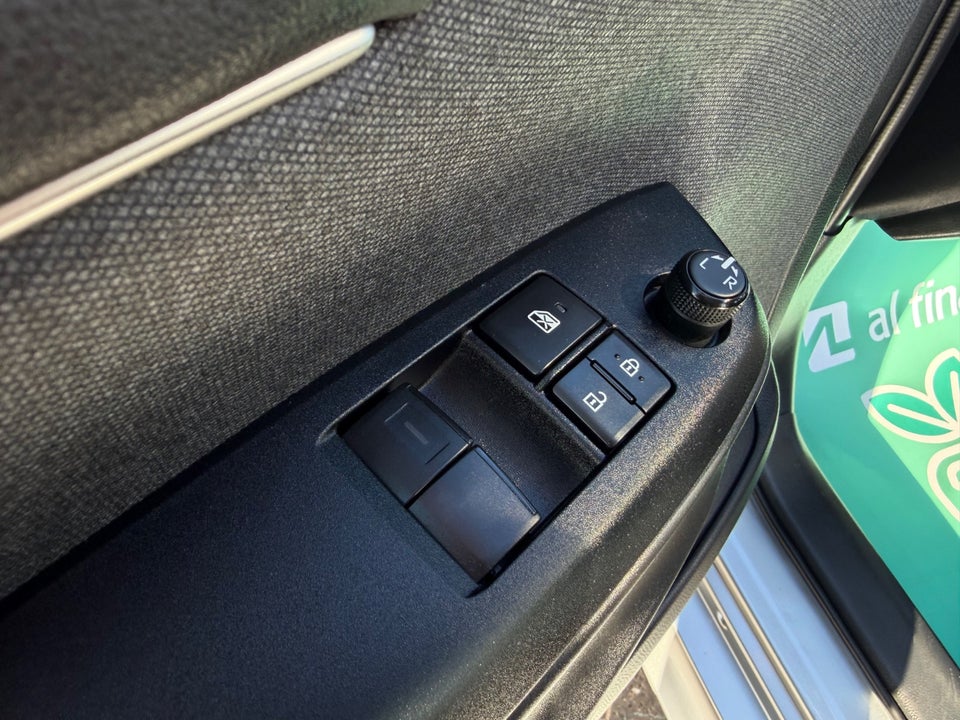 Toyota Yaris 1,5 Hybrid H3 e-CVT 5d