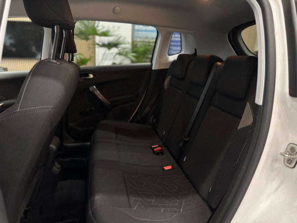 Peugeot 2008 1,2 VTi 82 Active 5d