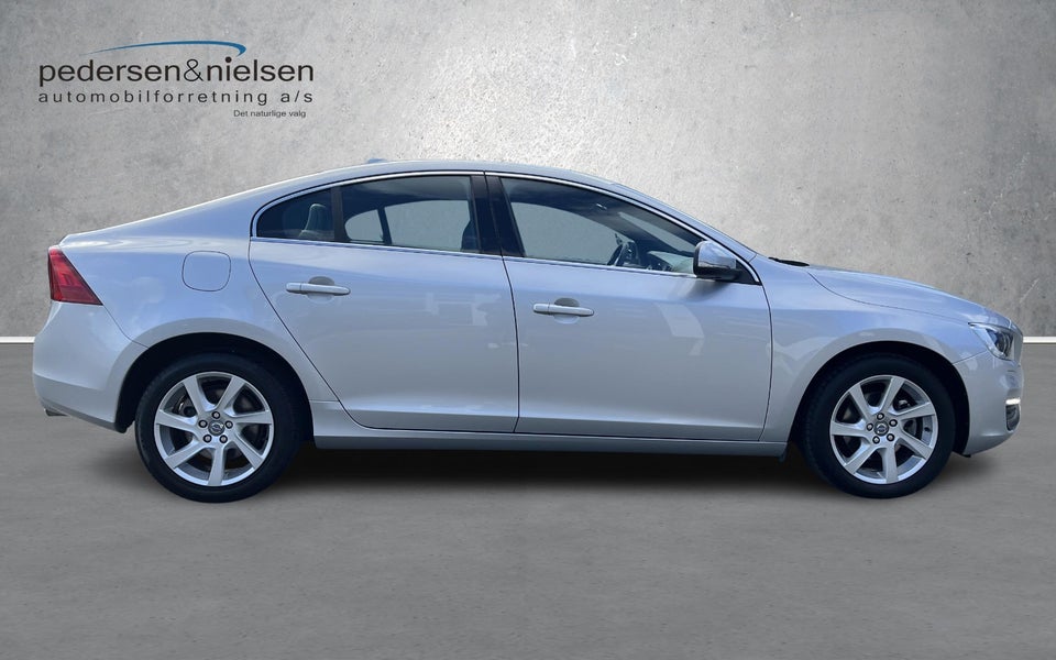 Volvo S60 1,6 T3 150 Momentum 4d