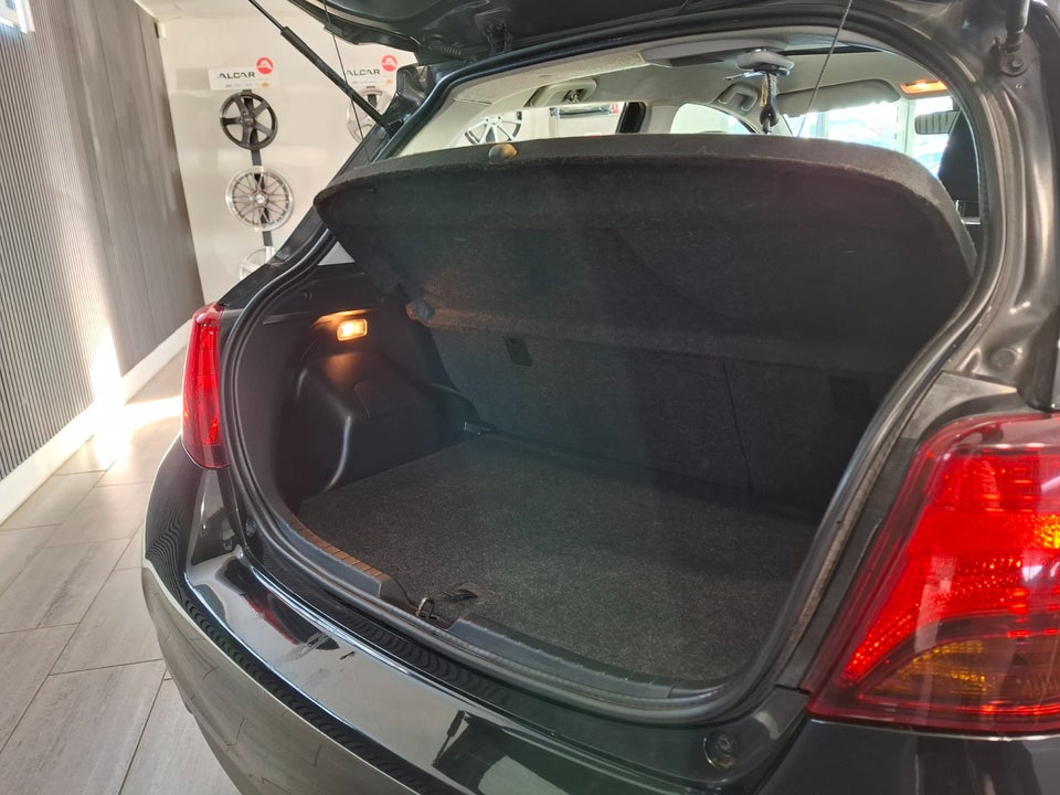 Toyota Yaris 1,5 Hybrid H1 e-CVT 5d