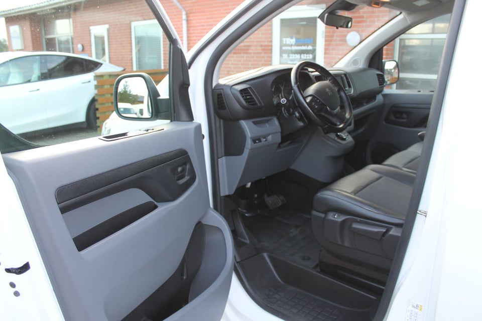 Peugeot Expert 2,0 BlueHDi 122 L2 Plus EAT8 Van