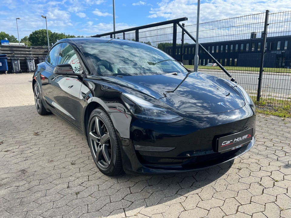 Tesla Model 3 Long Range AWD 4d