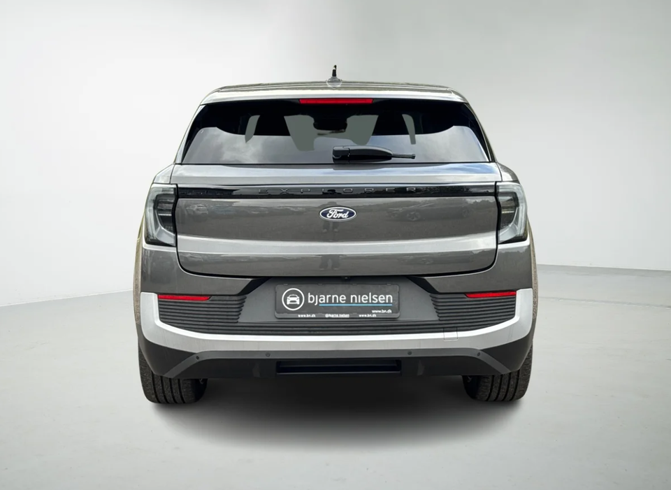 Ford Explorer 77 Premium Extended Range AWD 5d