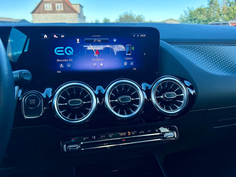 Mercedes EQA300 Progressive 4Matic 5d