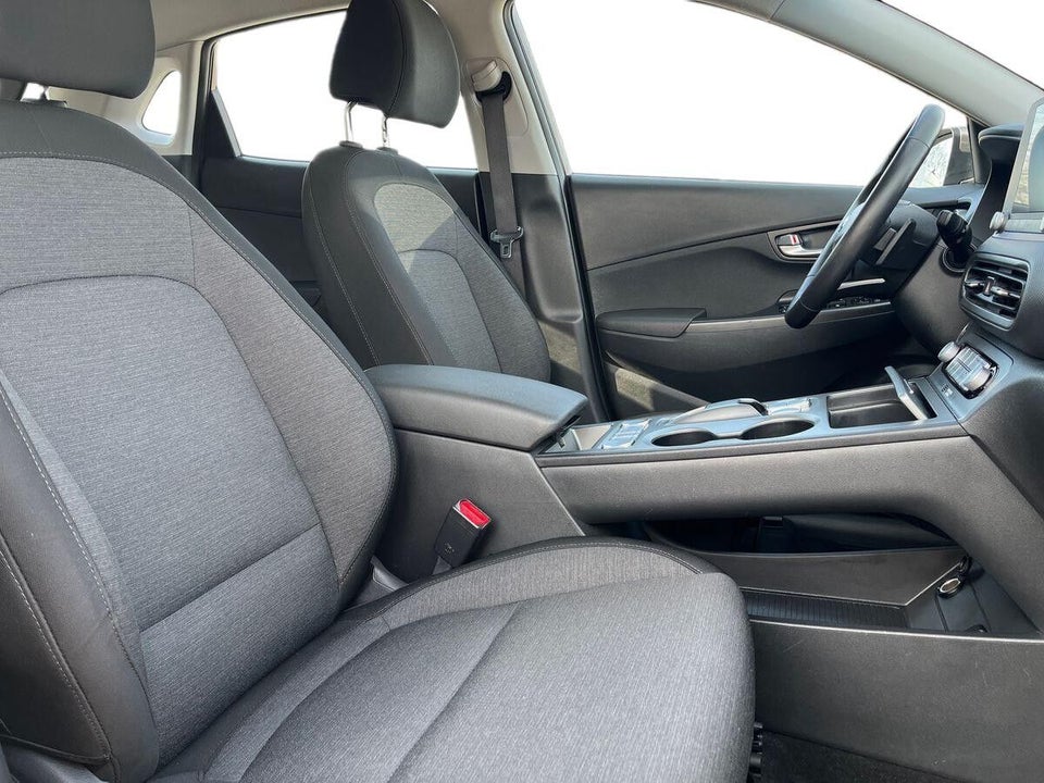 Hyundai Kona 64 EV Essential 5d