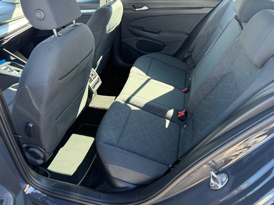 VW Golf VIII 1,5 eTSi 130 Life Variant DSG 5d