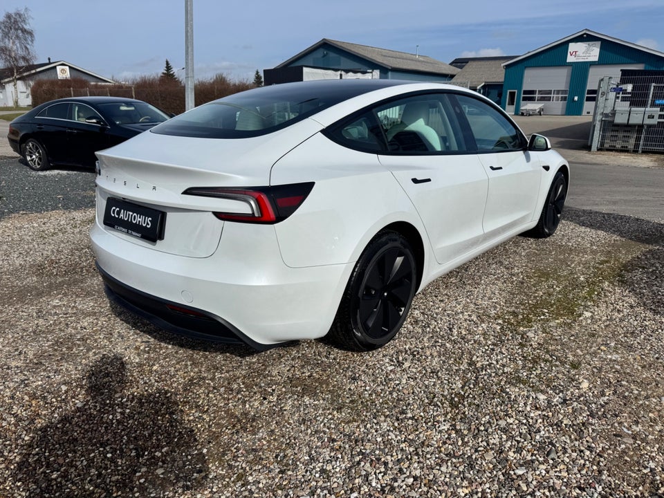 Tesla Model 3 RWD 4d