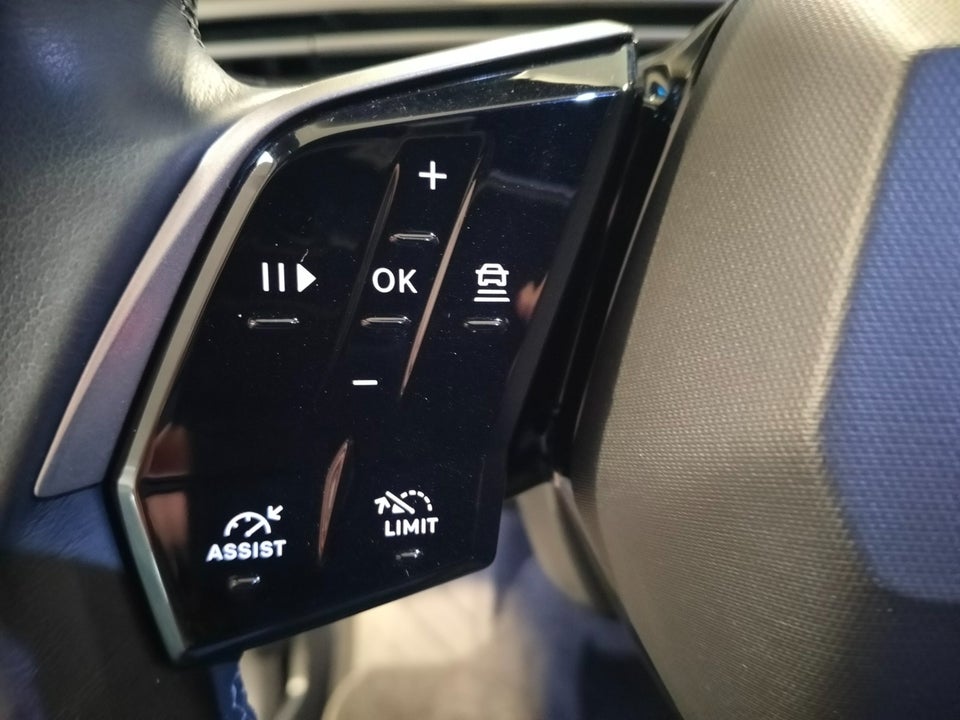 Peugeot e-5008 77 Allure 7prs 5d