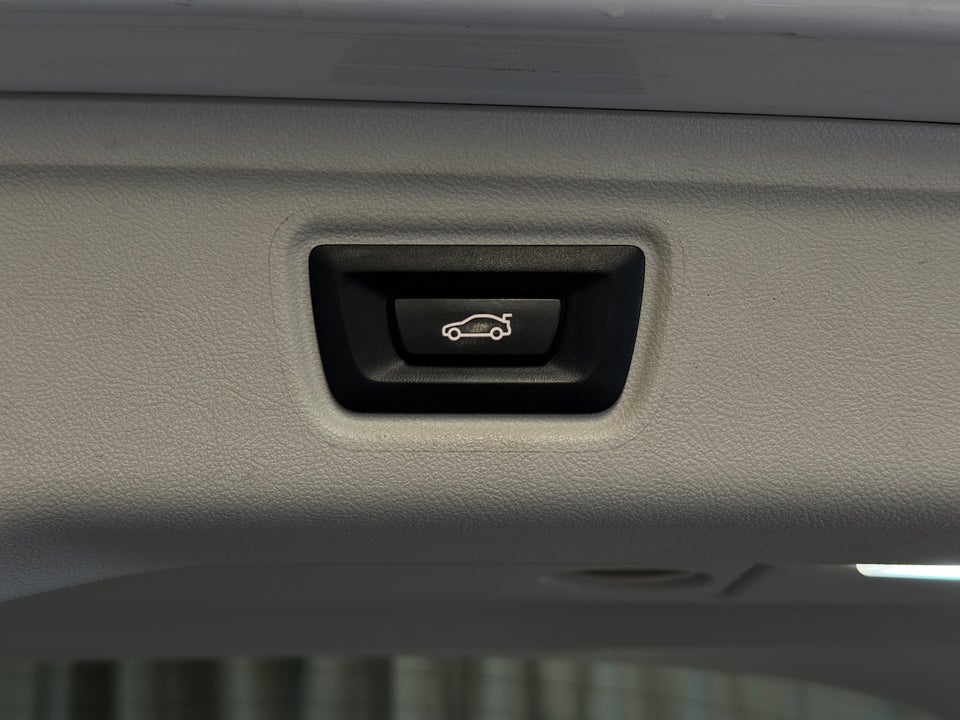 BMW 320d 2,0 Touring Advantage aut. 5d