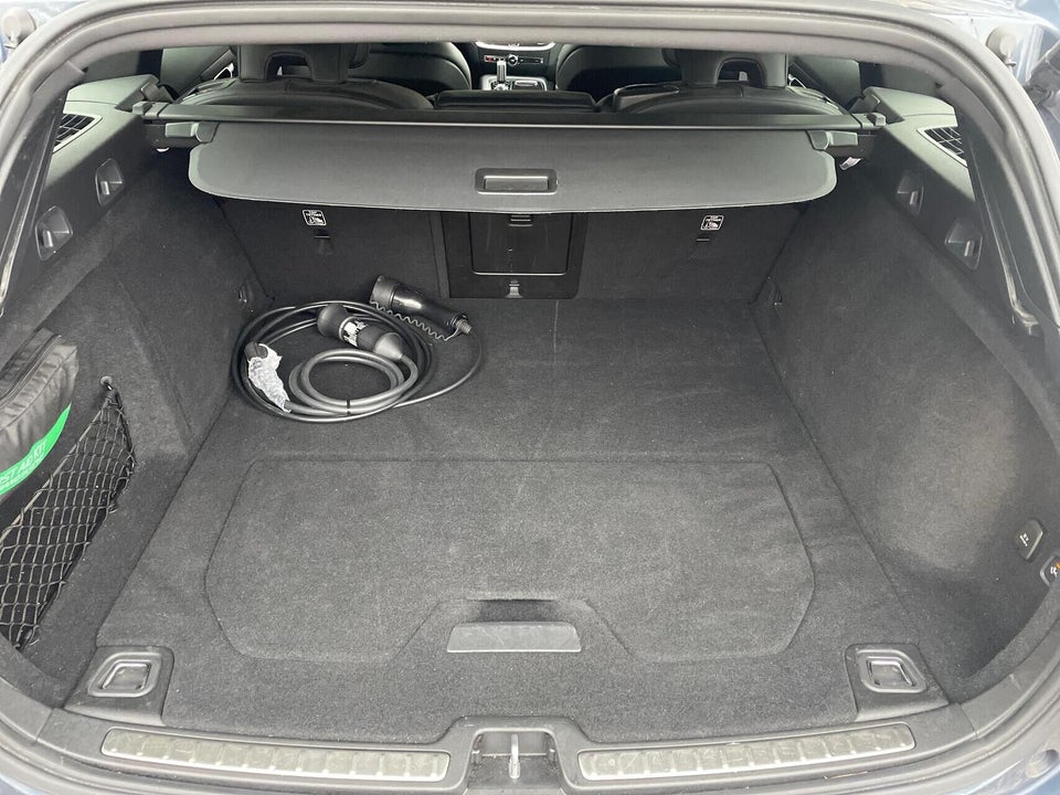 Volvo V60 2,0 T8 ReCharge R-Design aut. AWD 5d