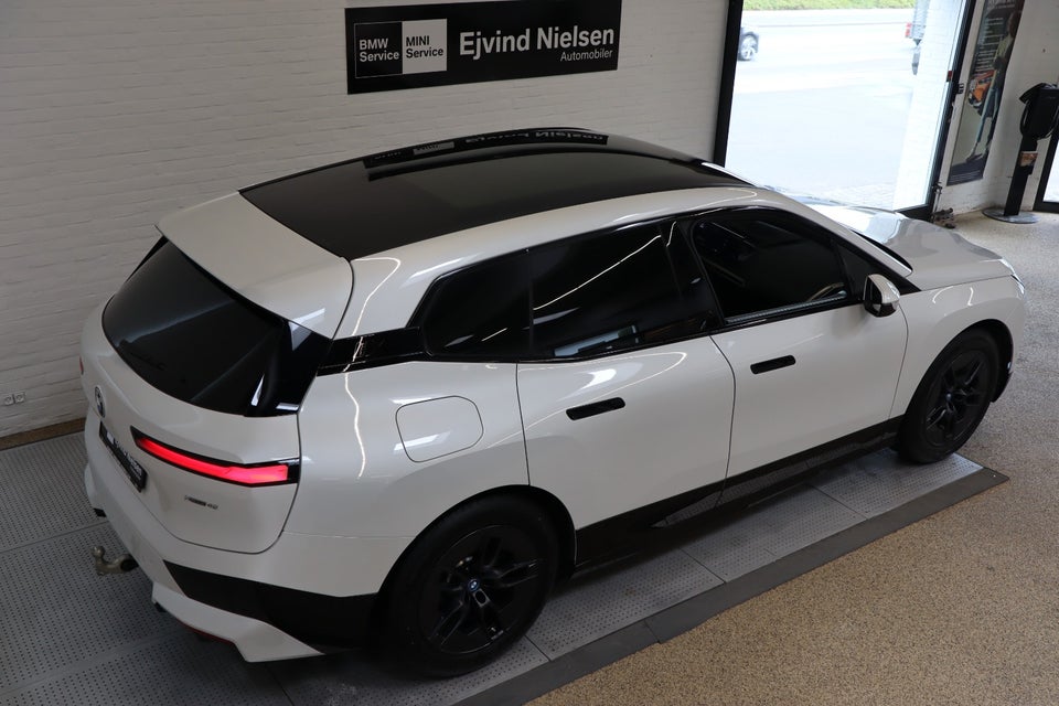 BMW iX xDrive40 Fully Charged 5d