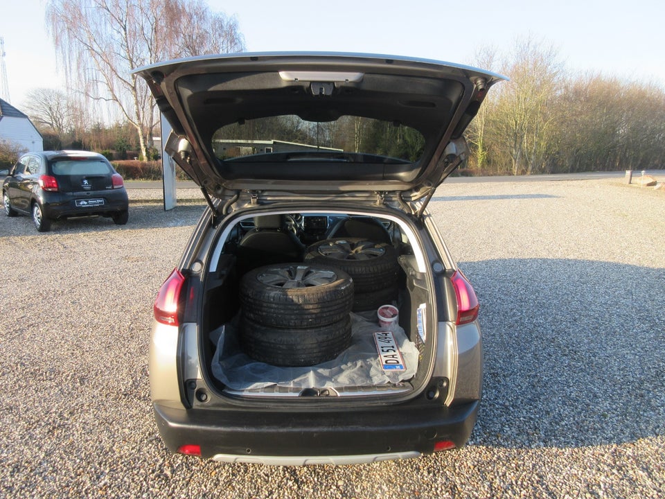 Peugeot 2008 1,6 BlueHDi 100 Allure 5d