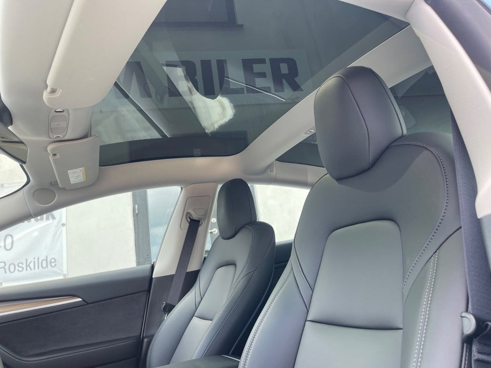 Tesla Model 3 Long Range AWD 4d