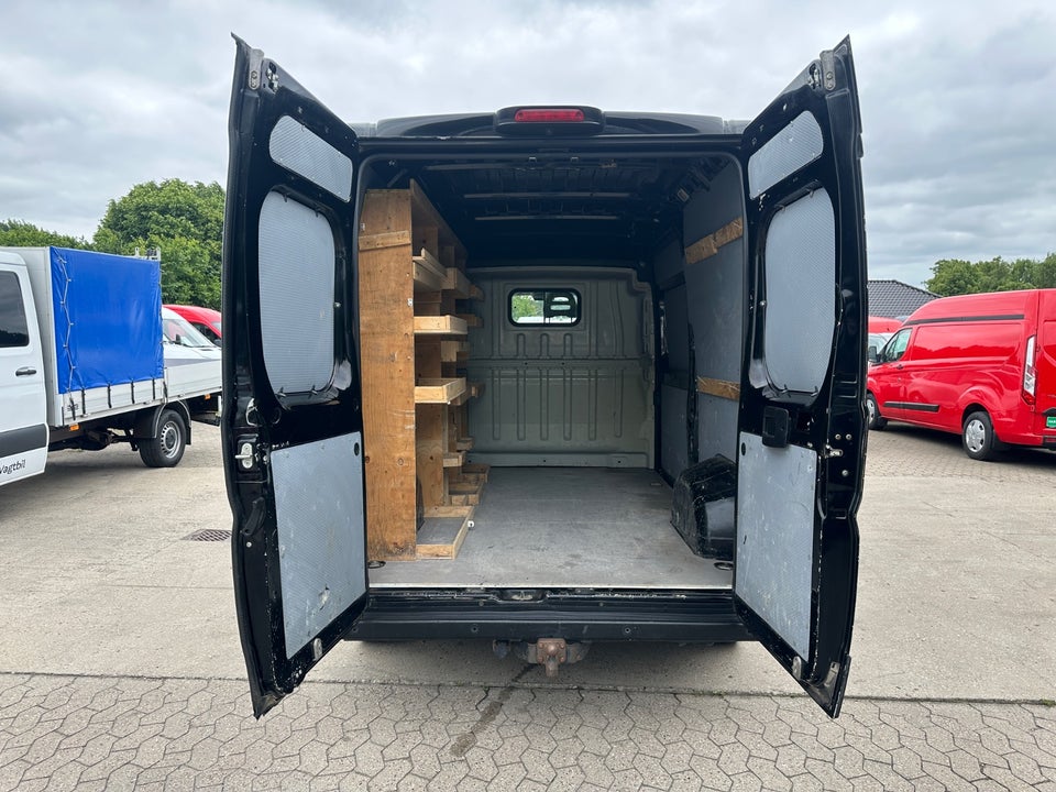 Peugeot Boxer 335 2,0 BlueHDi 130 L2H2 Premium