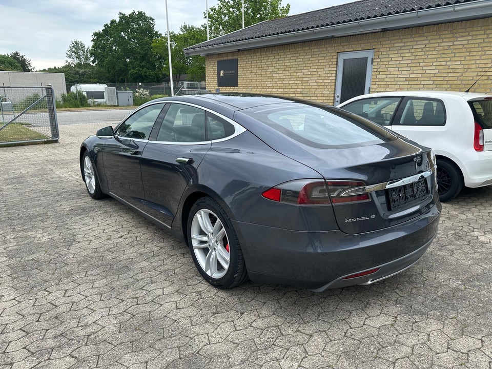 Tesla Model S P85D 5d
