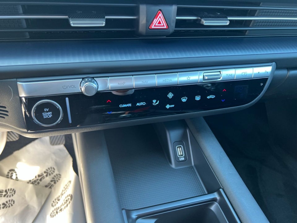 Hyundai Ioniq 6 53 Essential 4d