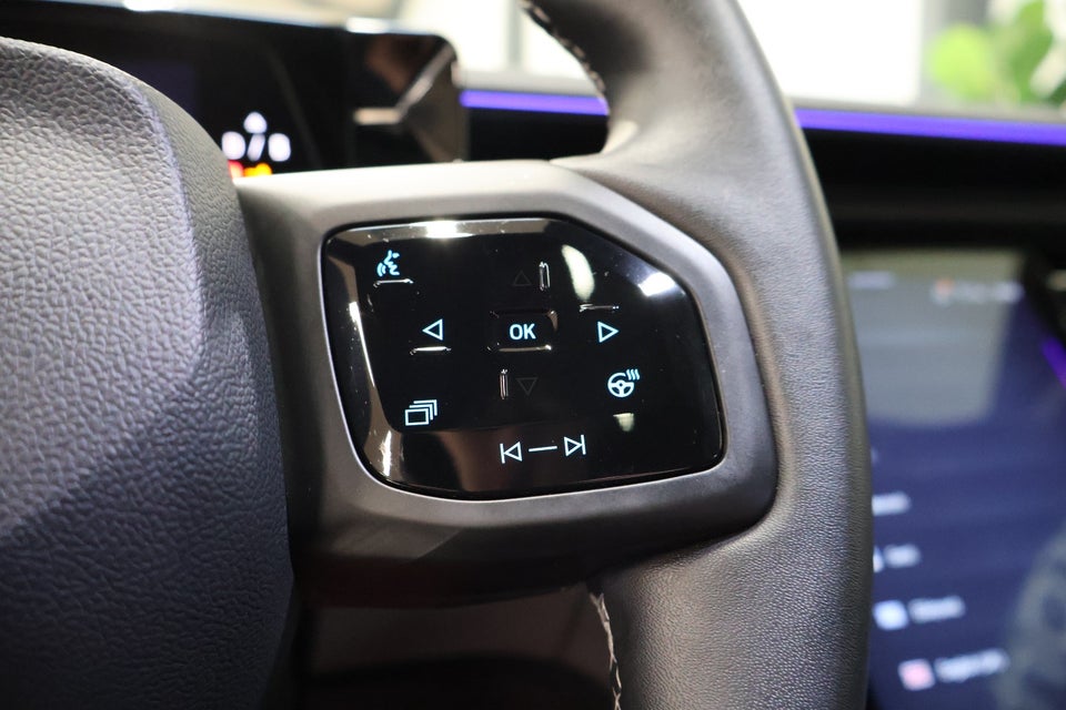 Ford Explorer 77 Premium Extended Range 5d