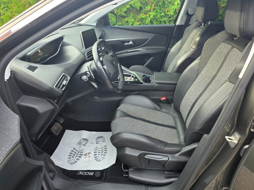 Peugeot 3008 1,2 e-THP 130 Allure EAT6 5d