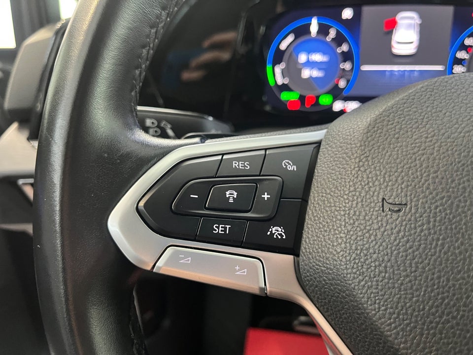 VW Golf VIII 1,4 eHybrid DSG 5d