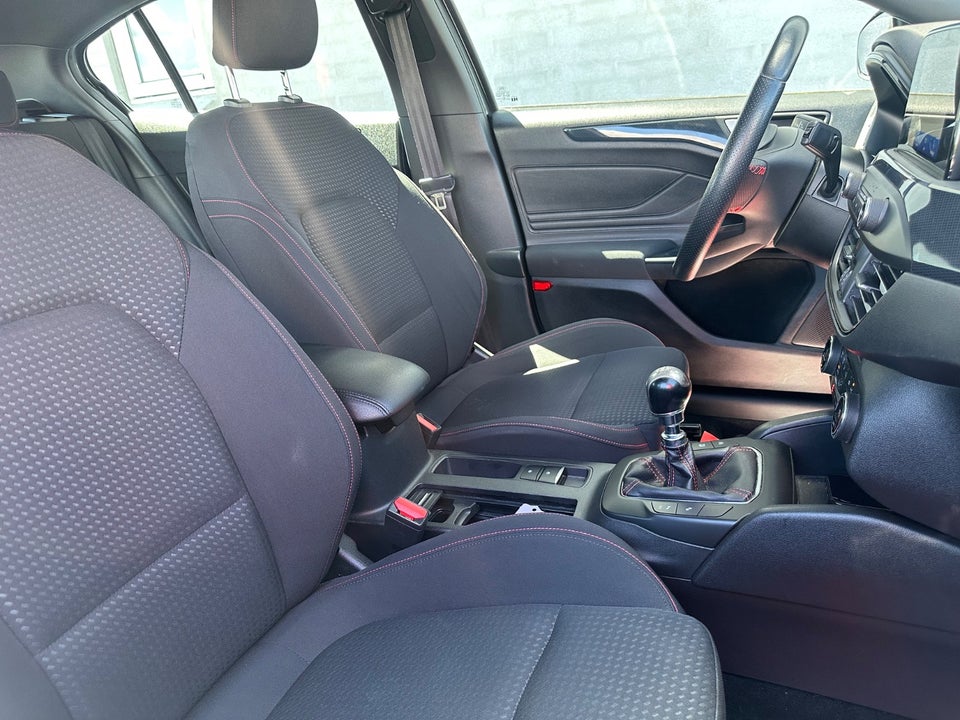 Ford Focus 1,0 EcoBoost ST-Line 5d