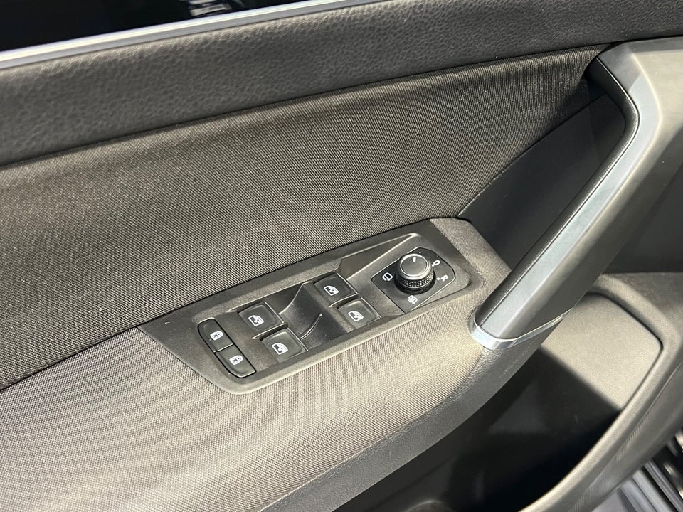 VW Touran 2,0 TDi 190 Highline R-line DSG 7prs 5d