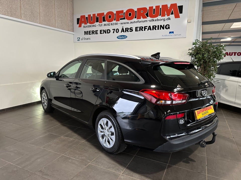Hyundai i30 1,0 T-GDi Life Komfort stc. Van 5d