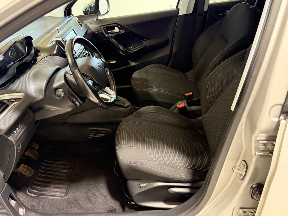 Peugeot 208 1,6 BlueHDi 100 Desire 5d