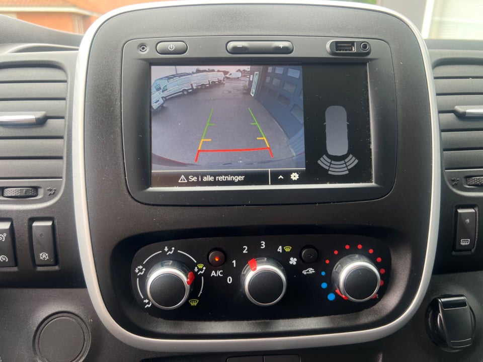 Renault Trafic T29 2,0 dCi 120 L2H1