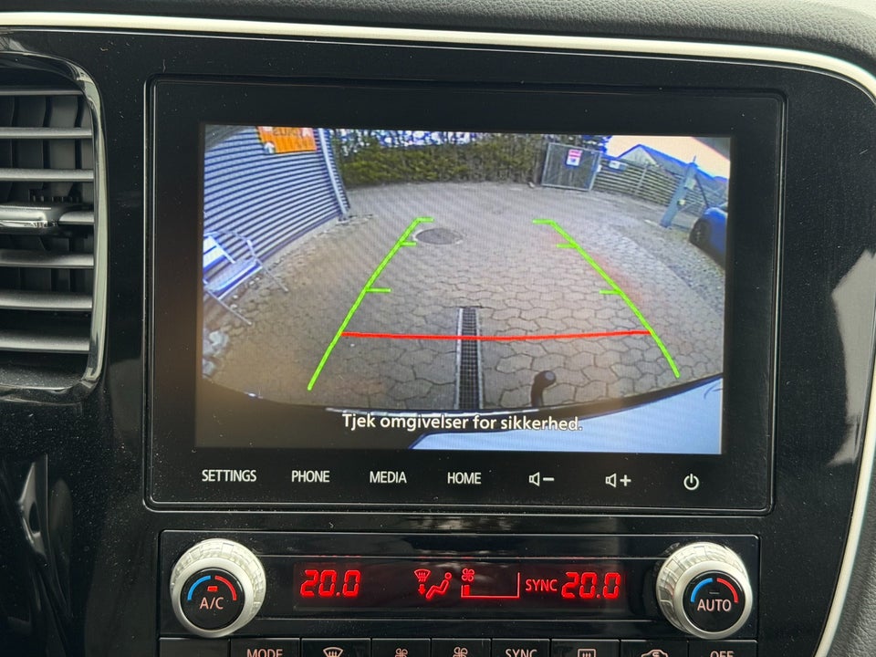 Mitsubishi Outlander 2,4 PHEV Invite CVT 4WD 5d