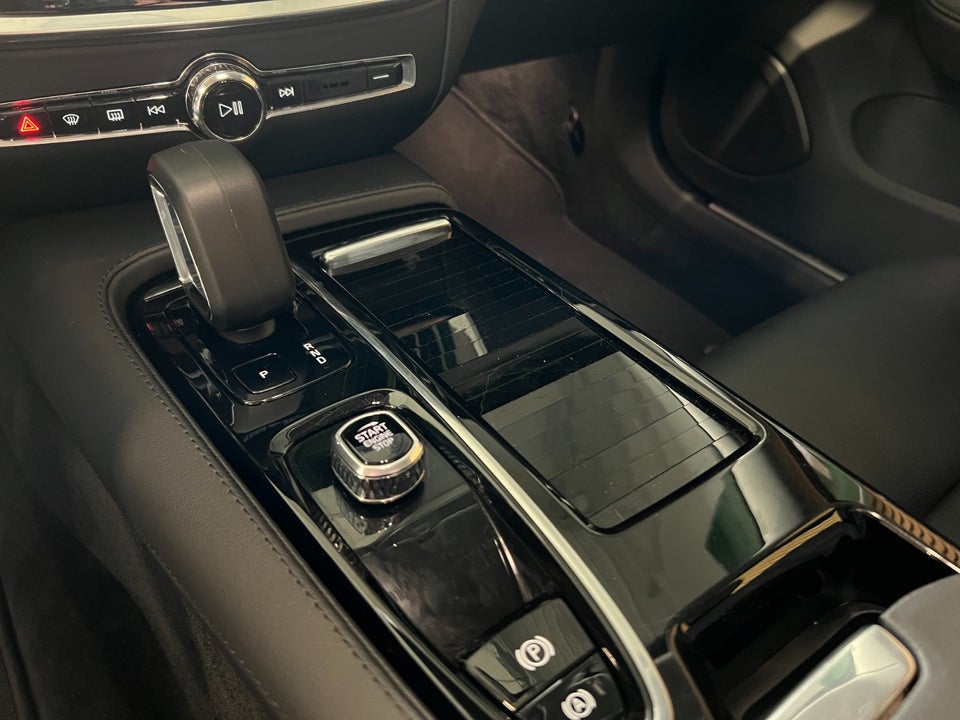 Volvo V60 2,0 T6 ReCharge Plus Dark aut. AWD 5d